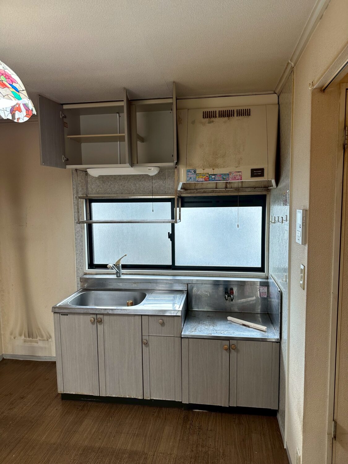 松戸市でキッチン、洗面化粧台、給湯器交換を行いました！